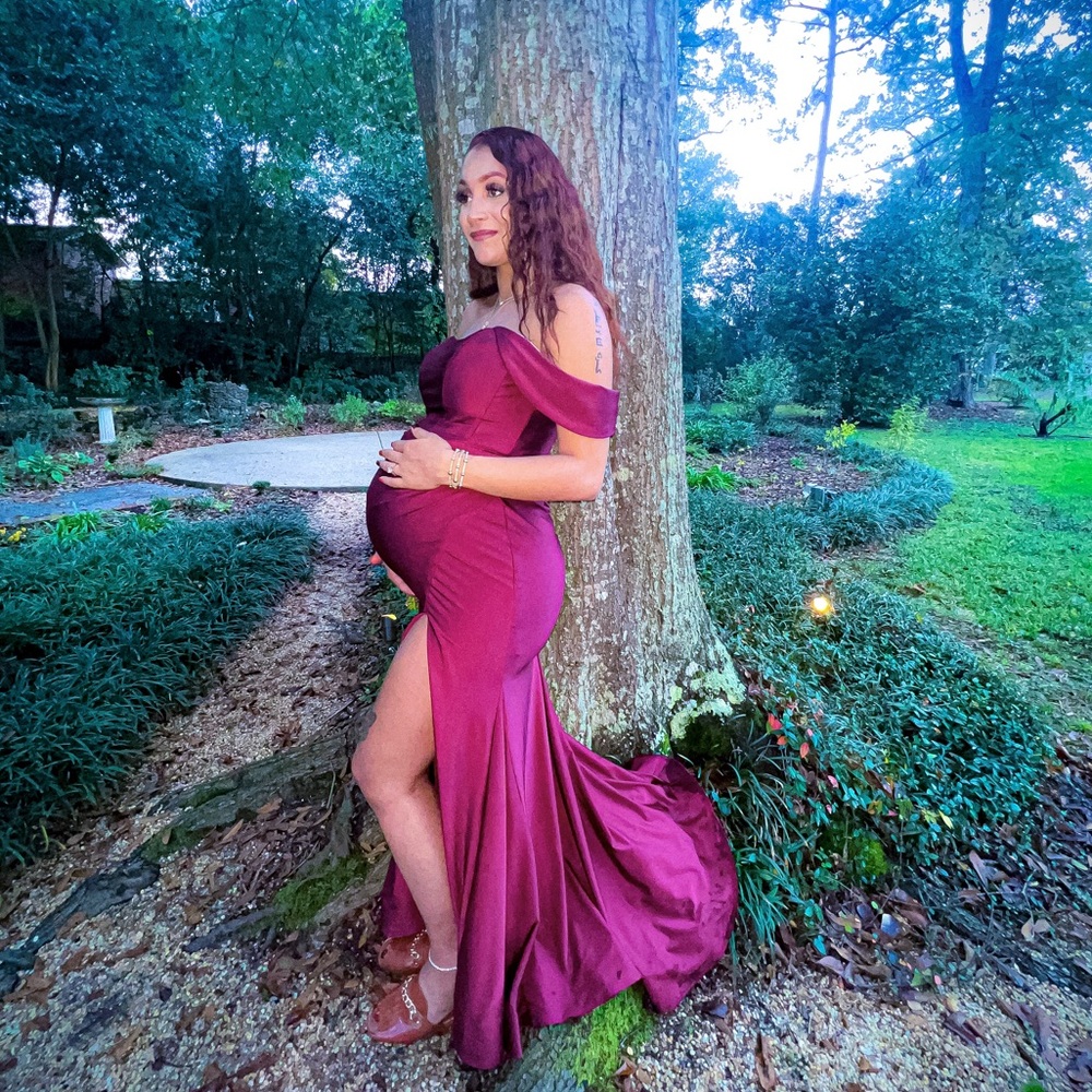 OFF-THE-SHOULDER CORSET
STRETCH SATIN MERMAID